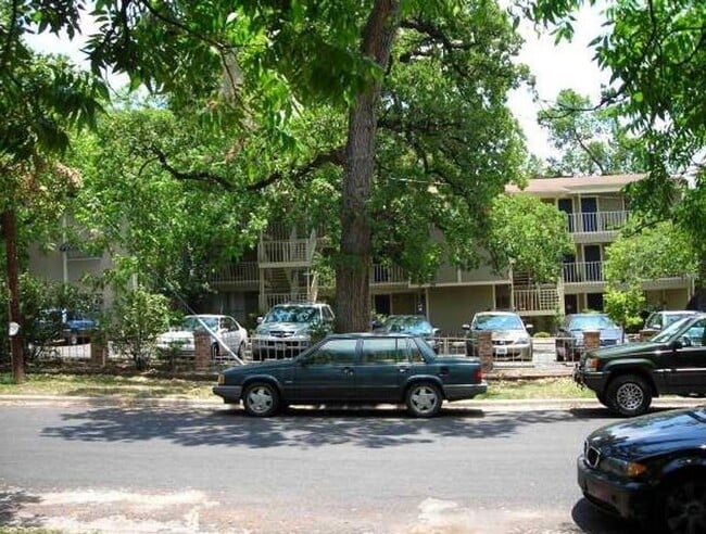 Foto del edificio - Pre-Lease for August 2026 - Treehouse #306