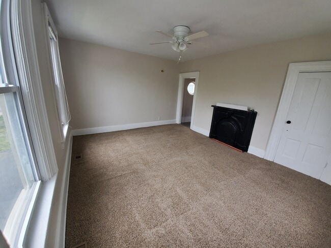 Building Photo - 414 Hoge St