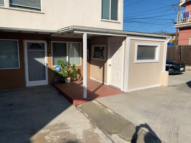 Building Photo - 1741 Orizaba Ave