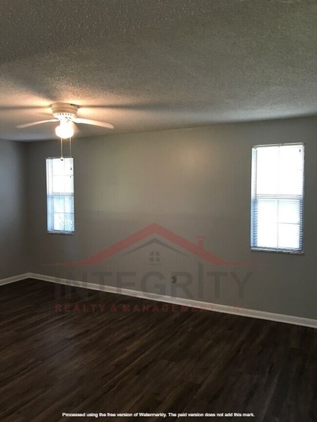 Foto del edificio - 3 bed/2 bath in Orange Park