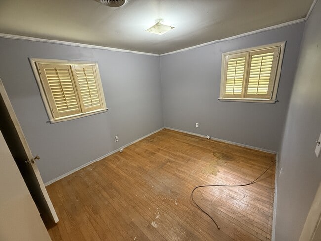 Building Photo - 3347 Bedford Ln