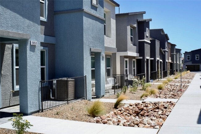 Foto del edificio - 9859 Hidden Pass Ave