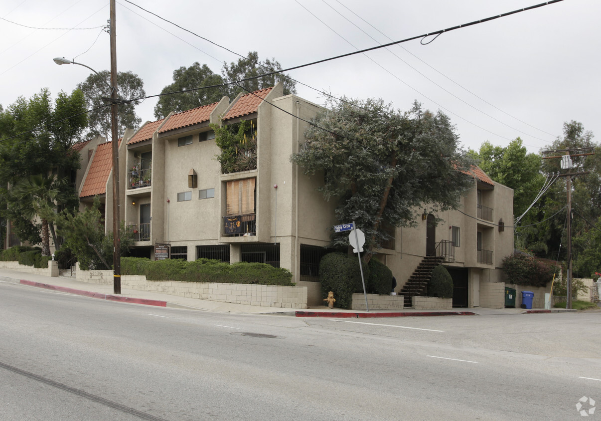 Building Photo - 23901 Los Rosas St