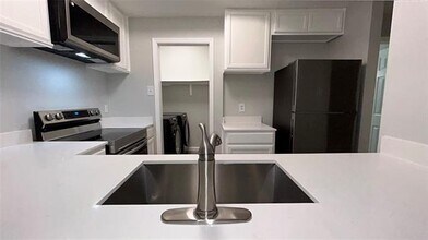Building Photo - 3611 W Northgate Dr