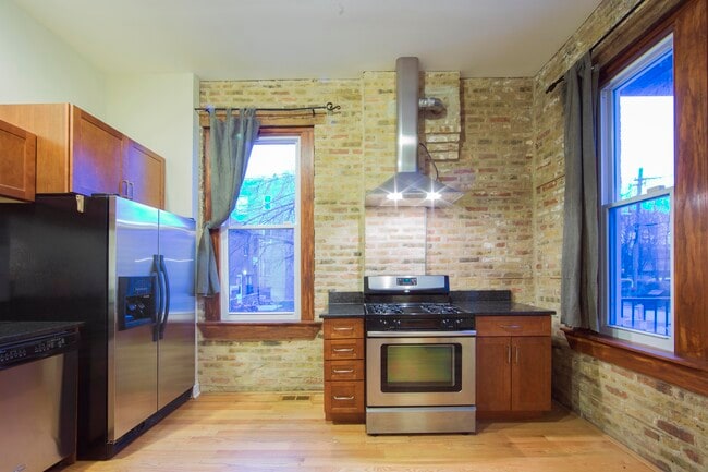 Building Photo - 2609 W Potomac Ave