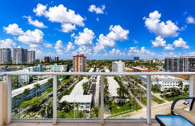 Foto del edificio - 3140 S Ocean Dr