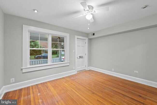 Foto del edificio - 624 N Alfred St