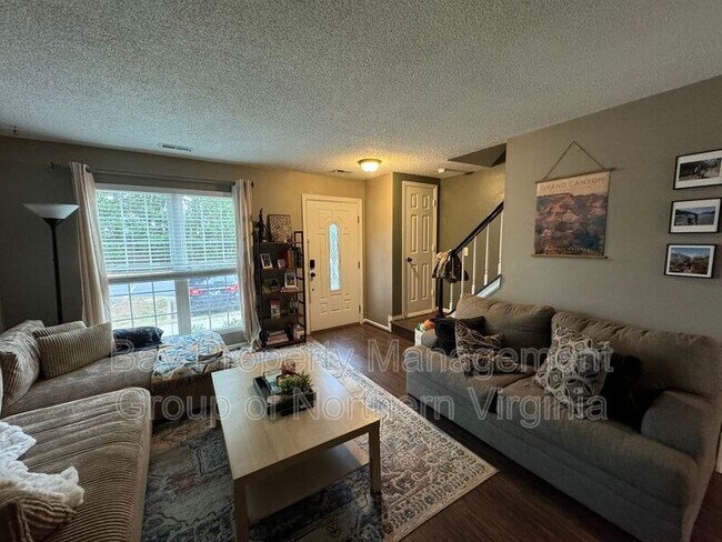 Foto del edificio - 6502 Morning Glen Ct