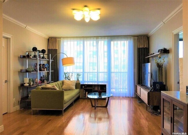 Foto del edificio - 63-36 99th St