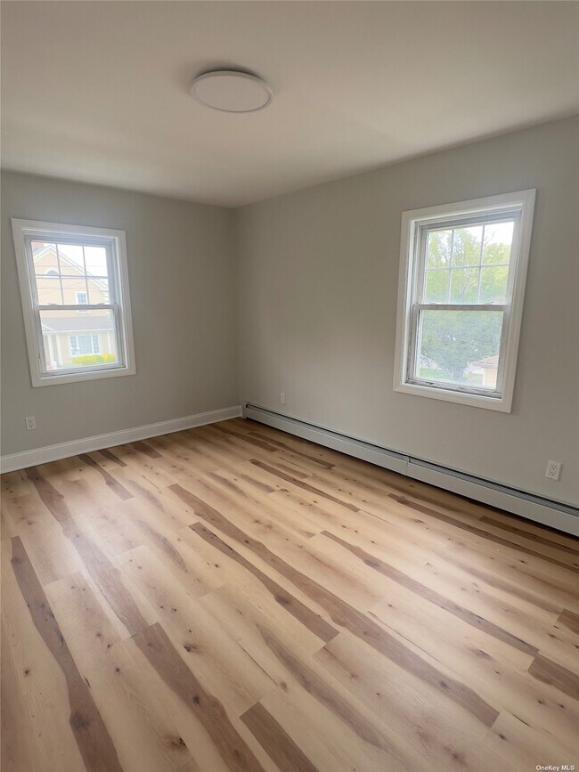 Building Photo - 15 Catherine St