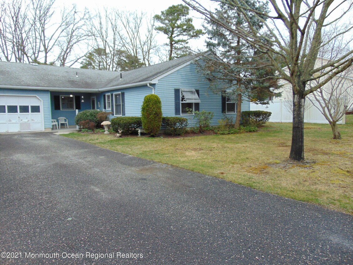 Primary Photo - 50 Redwood Dr