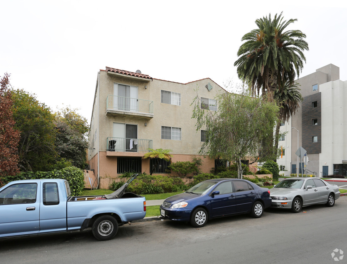 Building Photo - 4404 Kensington Rd