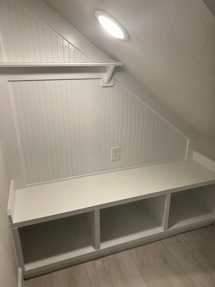 Foto del edificio - 3336 Vine Ter Trce