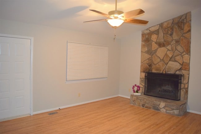 Building Photo - 8324 Park Vista Cir