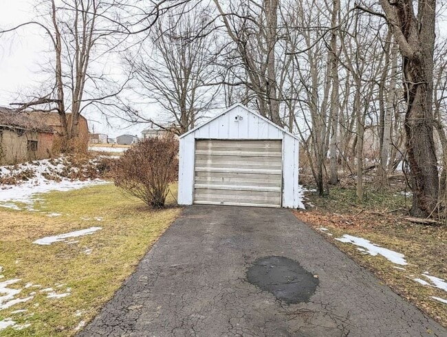 Building Photo - 3 Bedroom House on Quiet Street in Monaca