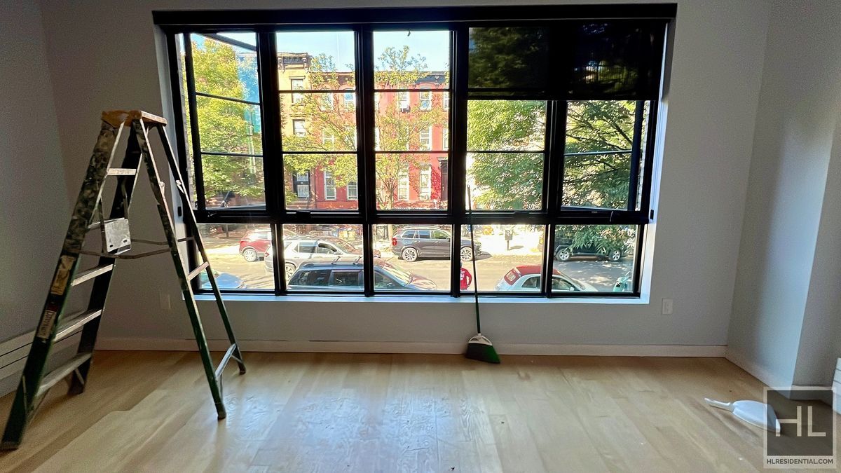 Primary Photo - Sunny Luxurious 2BR 2BA w/ Laundry, & En S...