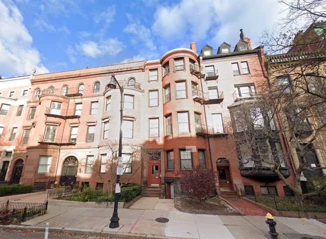 Building Photo - 468 Beacon St