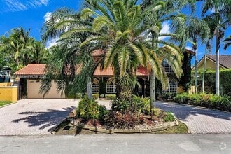 Building Photo - 7345 N Oakmont Dr