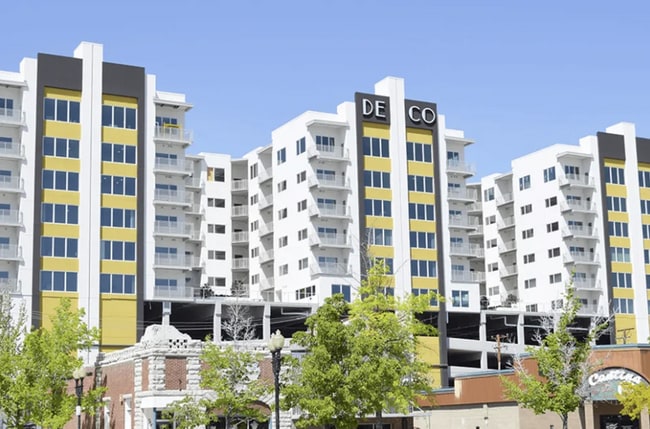 The Deco at Victorian Square