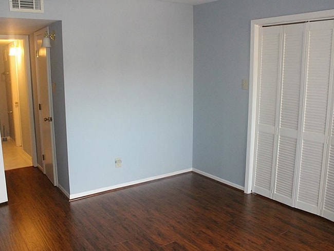 Photo - 3015 Walnut Bend Ln Apartment