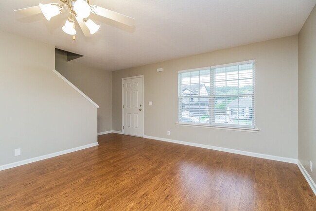 Building Photo - 8856 Cressent Glen Ct