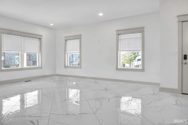 Foto del edificio - 717 N Grant St