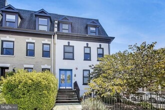 Building Photo - 1480 Harvard St NW