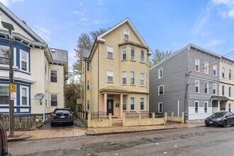 Building Photo - 66 Mozart St