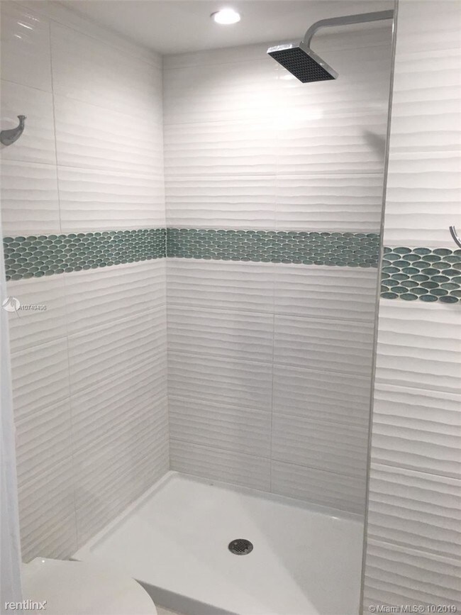 Building Photo - 2 br, 2 bath Condo - 8509 Crespi Blvd Apt 8