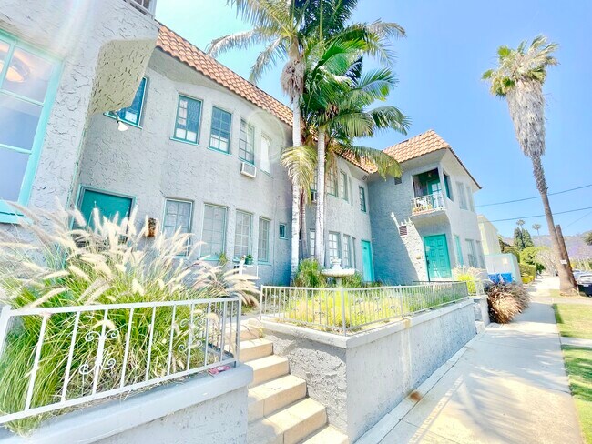 Building Photo - 1301 N Stanley Ave