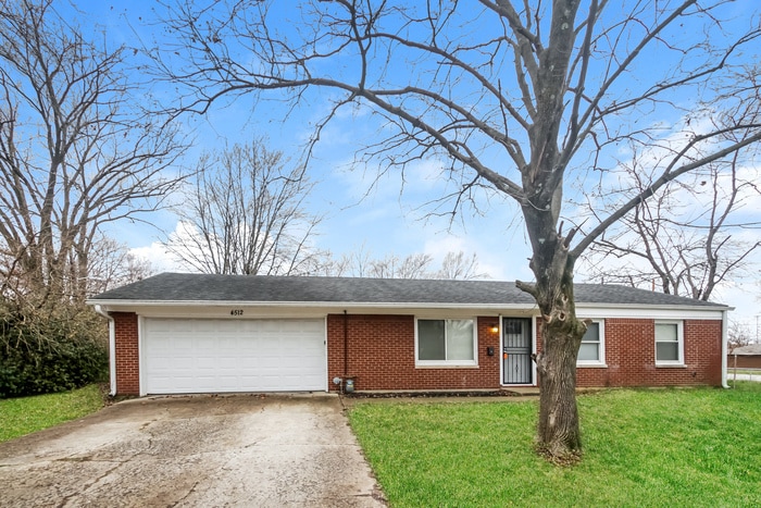 Primary Photo - 4512 N Kenmore Rd