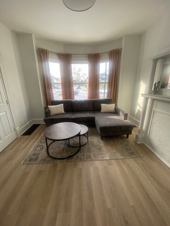 Building Photo - 1462 N Limestone St