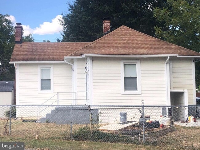 Building Photo - 3701 Webster St
