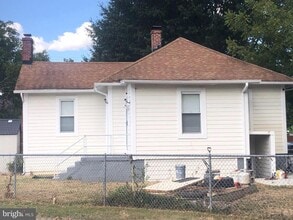 Building Photo - 3701 Webster St