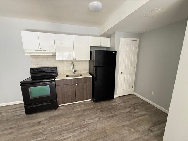 Building Photo - 194 Washington St