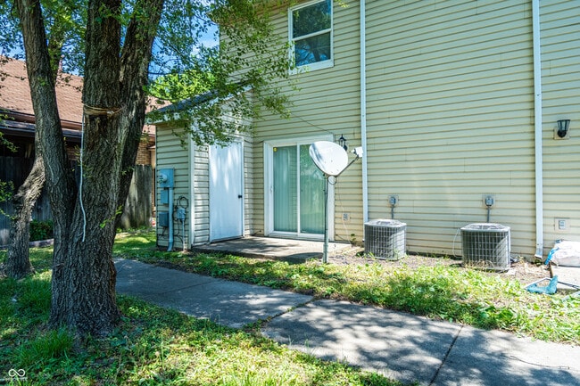 Building Photo - 1315 S Senate Ave