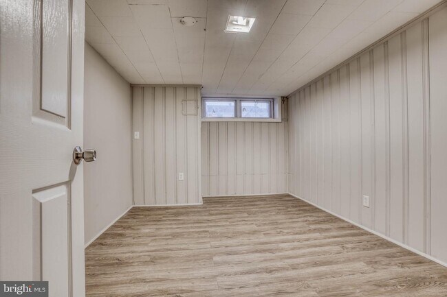 Building Photo - 421 Scarsdale Rd