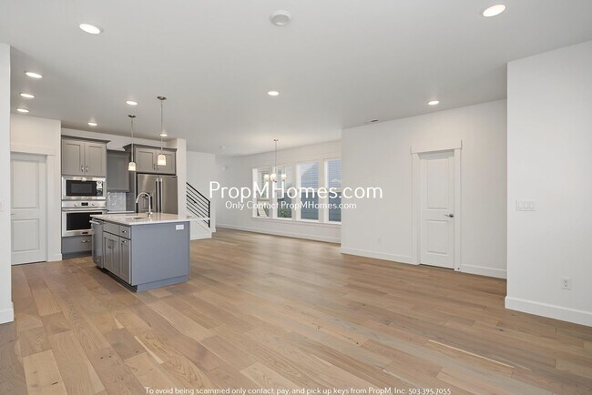 Building Photo - 3614 SE Nebula Ln