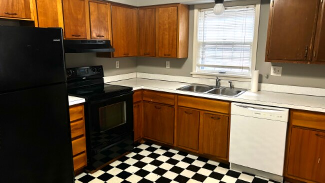 Foto del edificio - 2549 Glenmary Ave