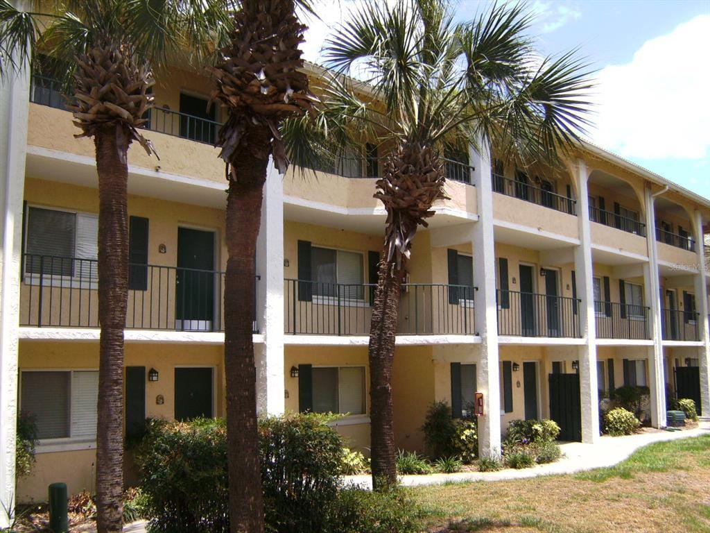 Primary Photo - 121 Oyster Bay Cir