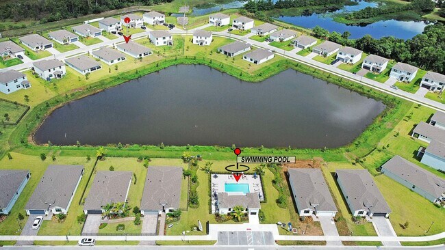 Building Photo - 5929 SE Skyblue Cir
