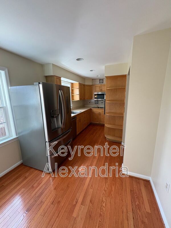 Foto del edificio - 8239 Dr Craik Ct