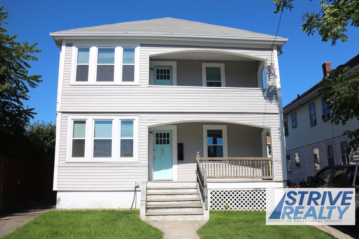 Primary Photo - 804 River Ave