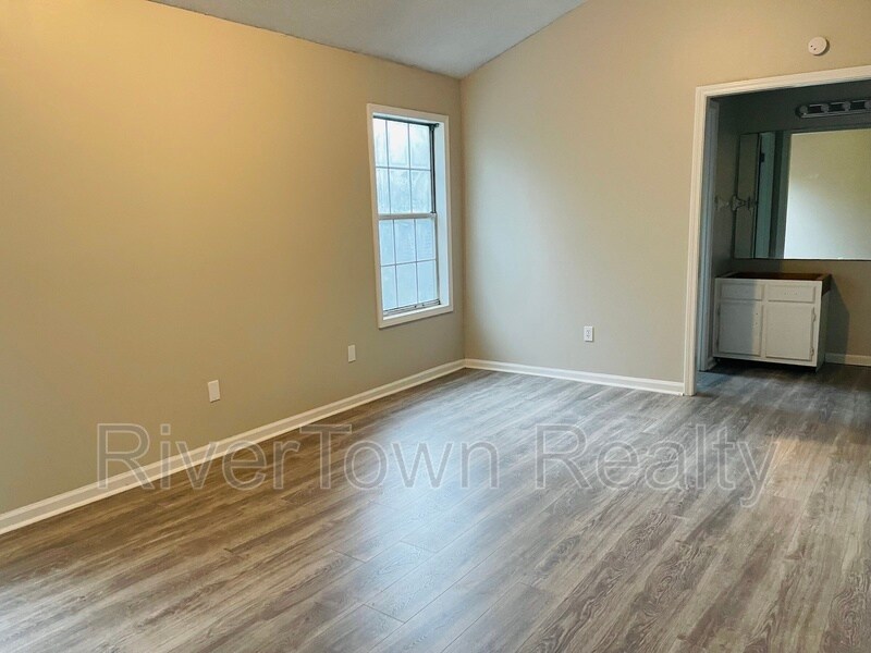 Foto del edificio - 3724 Deer Forest Dr