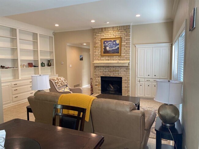 Building Photo - 5838 Preston Valley Dr