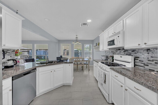 Foto del edificio - 3830 Landon Park Dr