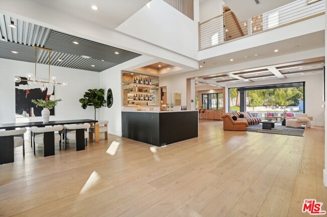 Foto del edificio - 5124 Calvin Ave