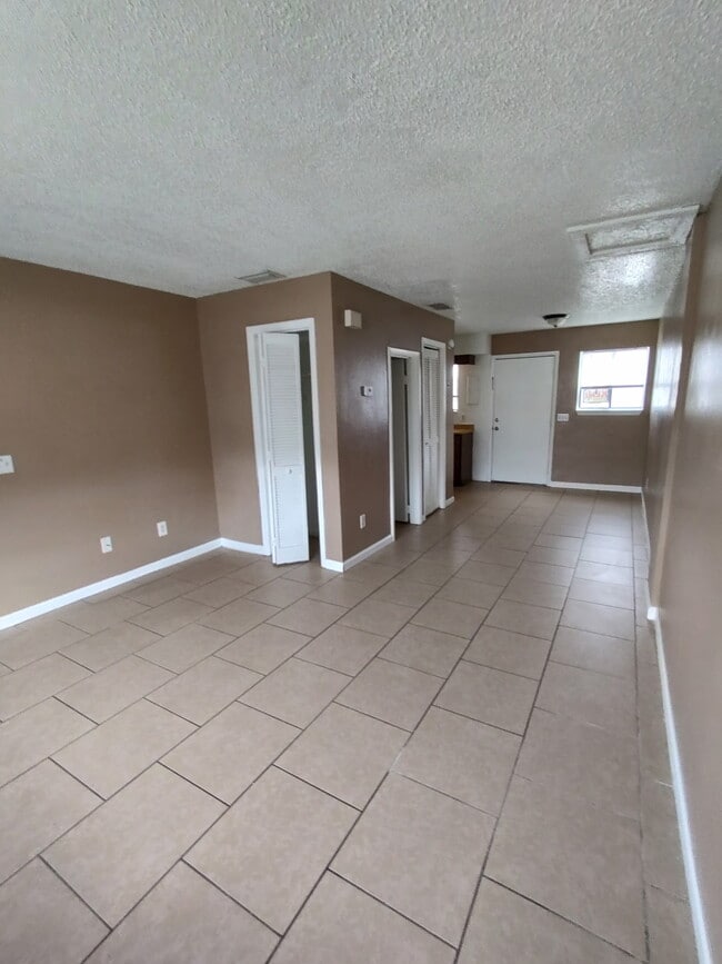 Building Photo - 5820 Butler Dr
