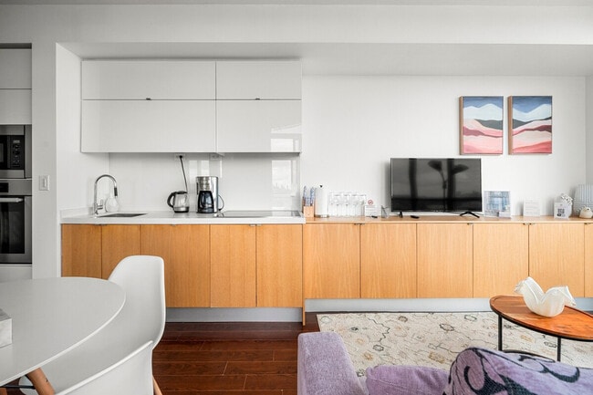 Building Photo - 1 Iceboat Terr