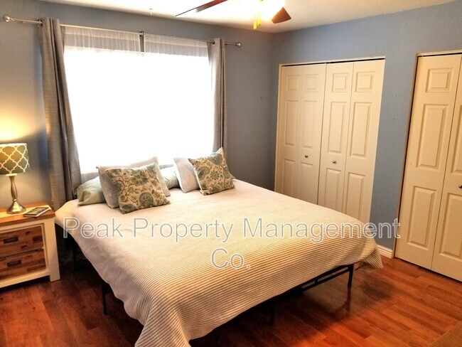 Foto del edificio - 4255 Westshore Way
